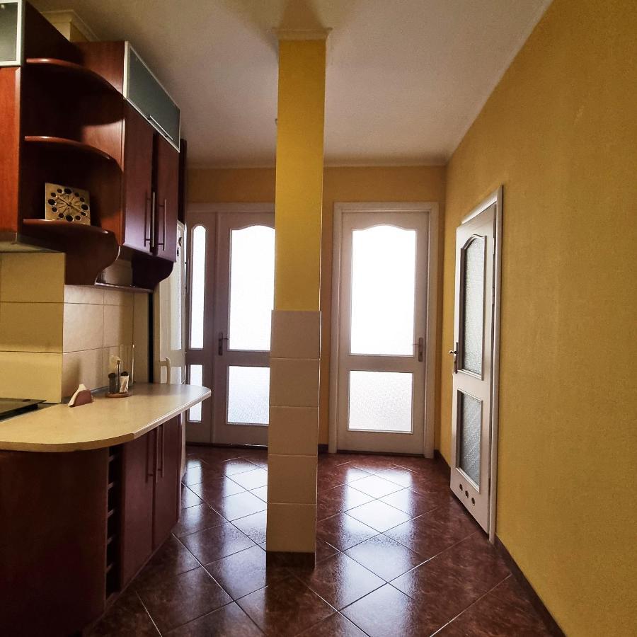 Cozy Apartment Lviv Exterior foto